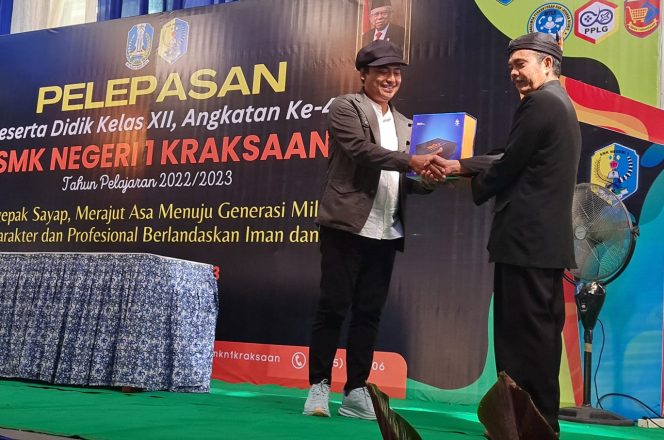 
					Siswa SMK di Probolinggo Dapat Perhatian Faisol Riza, Dibantu Perpustakaan Digital