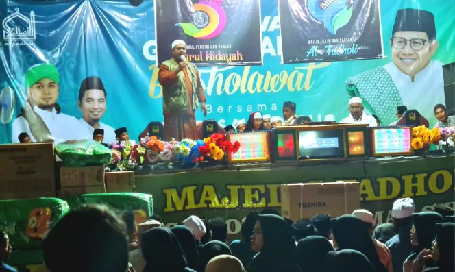 
					Relawan Gus Muhaimin Probolinggo Bersholawat Di Perbatasan Probolinggo Situbondo