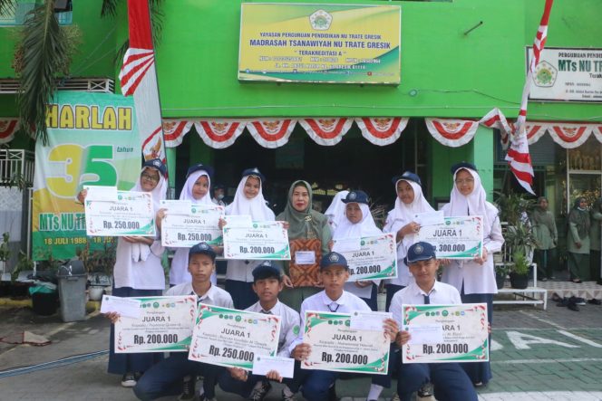 
					Tak hanya Unggul dalam Riset, MTs NU Trate Gresik Borong Kejuaraan Pencak Silat