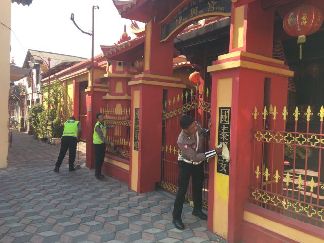 
					Peringati HUT Lantas ke-68, Satlantas Polres Gresik Gelar Baksos Serentak di Rumah Ibadah Lintas Agama