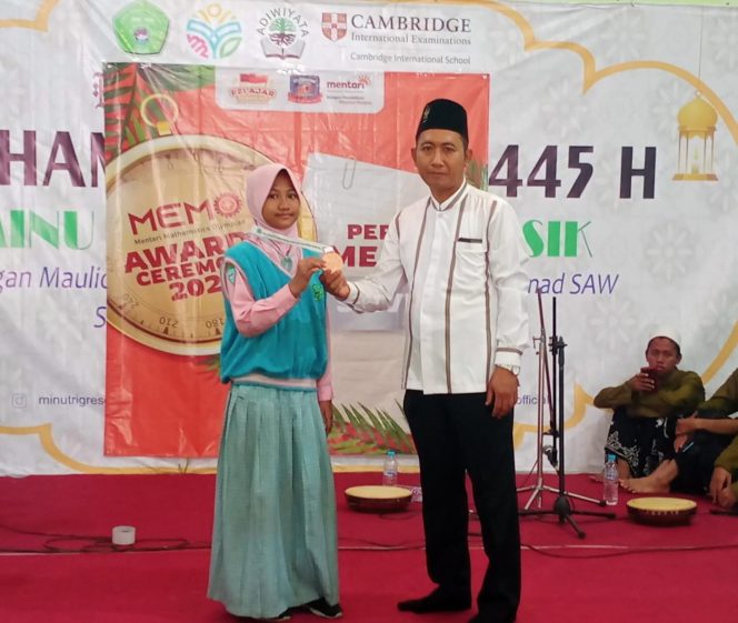 
					Raih Medali di Olimpiade MTK Nasional, Anggun Disambut dengan Sholawat