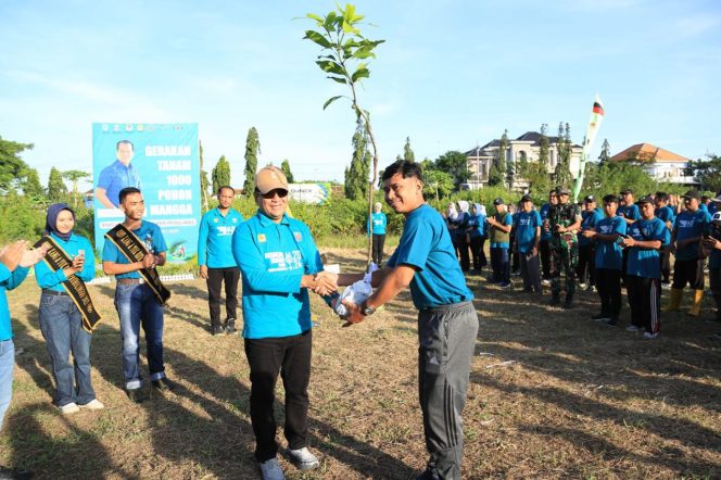 
					Lestarikan Ikon Kota Probolinggo, Pemkot Tanam Seribu Pohon Mangga