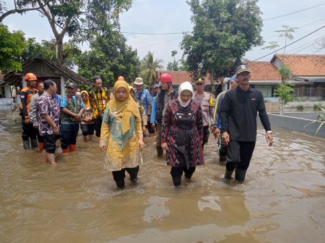 
					Intensitas Hujan Meningkat, Ratusan Rumah Terkena Banjir Genangan Akibat Luapan Air Sungai Banter