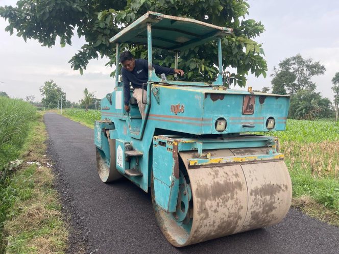 
					Permudah Akses Antar Desa, Pemdes Boreng Bangun Jalan Penghubung Antar Desa