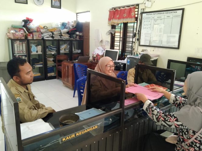 
					Lunasi PBB Tepat Waktu, Pemdes Gluranploso Aktif Terjun ke Masyarakat Ingatkan Wajib Pajak