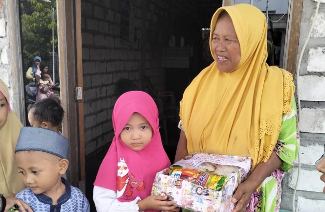 
					Belajar Kepedulian Sejak Dini, Siswa TK di Gresik Berbagi Bingkisan Lebaran