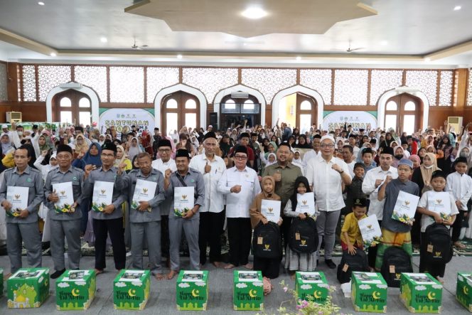 
					Sinergi Baznas Jatim dan Baznas Gresik Santuni 1.000 Yatim dan Dhuafa