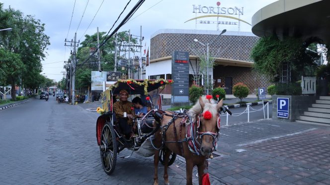 
					Kids Activity Delman Experience di Hotel Horison GKB Bikin Pengunjung Punya Pengalaman Seru