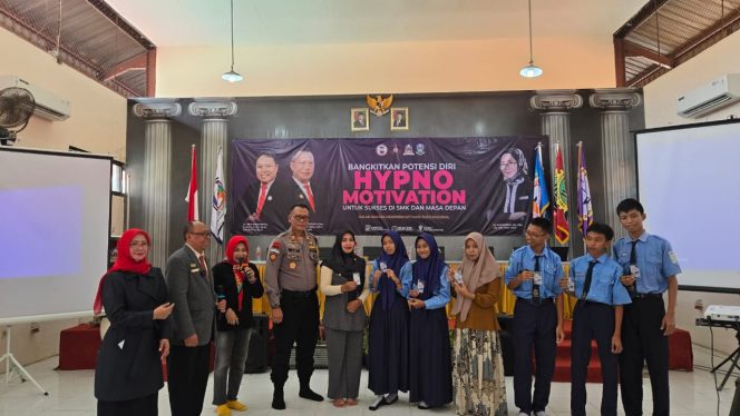 
					Melalui Hypno Motivation, Anggota DPRD Gresik Nur Saidah Bangkitkan Semangat dan Disiplin Belajar Ratusan Siswa