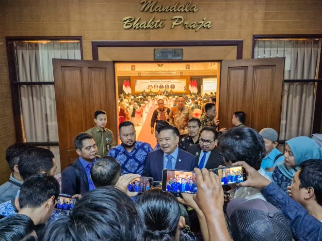 
					Wamen Otto Hasibuan Apresiasi Langkah Peradi Gresik Sosialisasikan KUHP Baru