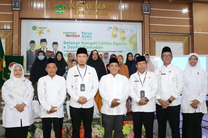 
					Perkuat Kepedulian Sosial Lewat Joyfull Ramadhan dan Selasar Hangat, Kemenag Gresik Bagikan 720 Bingkisan