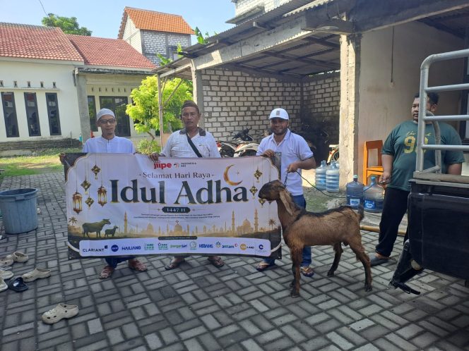 
					BKMS dan Tenant JIIPE Salurkan 44 Hewan Kurban untuk Warga Gresik