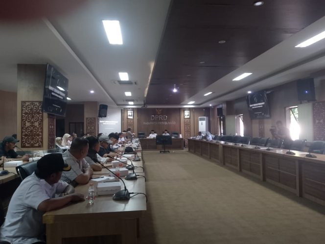 
					Warga Semampir Desak Jalan Rusak Akibat Proyek KDMP Kraksaan Segera Diperbaiki, DPRD Minta Kontraktor Bertanggung Jawab
