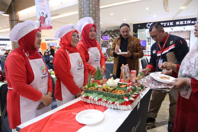 
					Gressmall Ajak Warga Rayakan Kemerdekaan HUT ke-81 RI Lewat Lomba Menghias Tumpeng