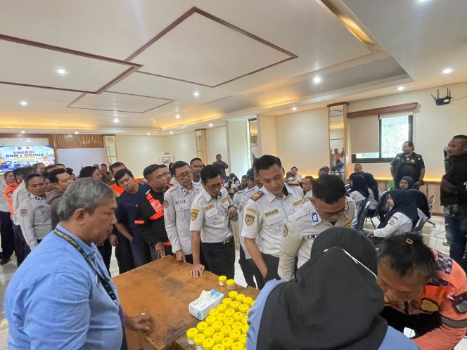 
					Antisipasi Penyalahgunaan Narkoba, 100 Pegawai Dishub Gresik Dites Urin oleh BNNK